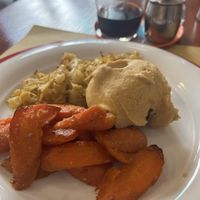 Verza, carote, arancino, hummus  at Cibó Vegan Food in Milan