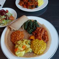 Ethiopian mix platter and stew with soy chunks 👌🏻 at Fröjas Sal in Uppsala