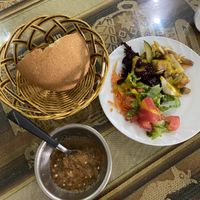 Bread and salad  at Tomate Vegetariano in La Paz