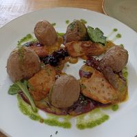 Heura con papas arrugás y salsa de mostaza y vino at Mocka Tomares in Tomares