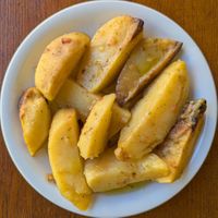 potatoes in the oven at Siga Siga in Crete