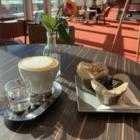 Coffe with oat milk, Muffin Blueberry and chocolate  at Tutti – Café und Bistro in Dresden
