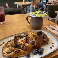 Delicious Brunch today ! So tasty and great service ☺️ #Veganuary at Morgentau. in Barcelona