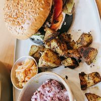 hamburguesa de frijol  at Morgentau. in Barcelona
