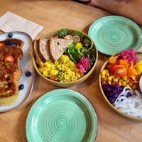 French toast, scrambled tofu and bowl with peanut sauce at Morgentau. in Barcelona