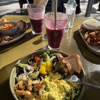 Tofu scramble with antioxidant smoothie  at Morgentau. in Barcelona