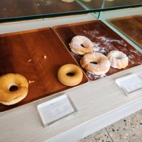 Plain and plain with powder sugar are vegan at NAYAMACHI DONUTS 君に、あげる in Kyoto