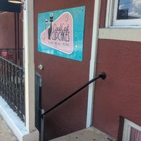 Entry at Cool Cat Cupcakes in Fredericksburg