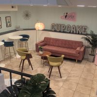 Lounge area at Cool Cat Cupcakes in Fredericksburg