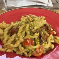 I had the Casarecce pasta with a pistachio pesto sauce, caramelized onions, and tomatoes.  at Pastando in Palermo