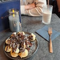 Leckere poffertjes und Zimt Frappucino at Zand & Zee Cafe Lounge in Binz