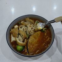 Mee rebus with yellow noodles substituted with rice noodles.
Gravy was very tasty!
I added in the mock fish and "drumstick" made of bean curd skin. at Jia You Vegetarian - 泇佑素食 in East Singapore
