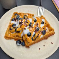 Spelt waffle at Lucy's The Deli in Berlin