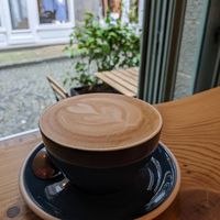 Latte with oat milk at Cavoua Coffee Spot in Saint-malo