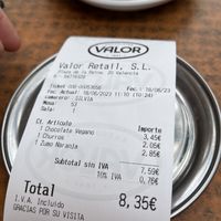La cuenta  at Chocolatería Valor in Valencia