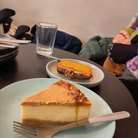 Dulce de leche cheesecake at Dale Café  in Madrid