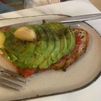 Sooo amazing avo toast  at Dale Café  in Madrid