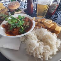 Curry which was quite good! Funny you can order either with rice or chips or both.so my first curry with chips😅 at Gwesty Tŷ Newydd in Aberaeron