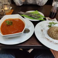 Okraschoten in Tomatensoße mit Reis at Koriander in Coburg