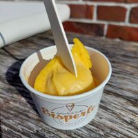 1 scoop of mango (1.80€) at Eisperle in Salzhausen