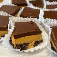 
Chocolate Peanut butter bars (gf+v)
  at SunnySide Coffee in Tawas City