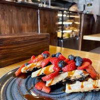 Open at 8:30 have a lot of breakfast options at Lounge del Brujo Centro Histórico in Arequipa