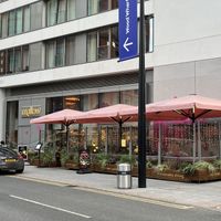 💚Look for the pink umbrellas. My signal wasn’t working so it took me a long time to find it. I’m so glad I persisted. I ate alone but would be a great place to meet friends  at Mallow - Canary Wharf in East London