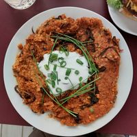 Krémové pečené „kuracie“ orzo (z týždenného menu) at veganaf in Banska Bystrica