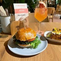 Bravocado burger, grilled street corn, Dejavu Sprizz  at Hulala in Dusseldorf