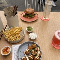 Cheeseballs und BBQ Burger   at Hulala in Dusseldorf