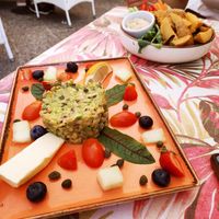 "Tatar" z awokado at Carmen in Miedzyzdroje