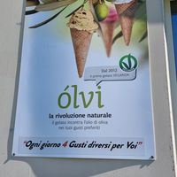 Ólvi at Gelateria Clo "Il Gelato Di Una Volta" in Verbania