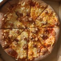 Vegan Buffalo chicken pizza at Toppers Pizza in Bloomington