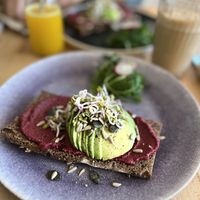 Sauerteig Brot mit rote Beete Aufstrich und Avocado   at Lieblingsplatz in Bremerhaven