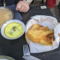Maisbrot & Aioli at Maa' deyo in Hamburg