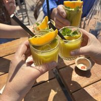 Een waar feestje hier   at Ubuntu in Zandvoort
