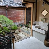 Small inner courtyard at Toriba Coffee in Kyoto