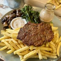 Ste*k & chips  at The Good Grub in Eastbourne