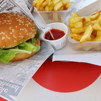 The crispy chicky vegan burger at Friterie Rogue in Vierville-sur-mer