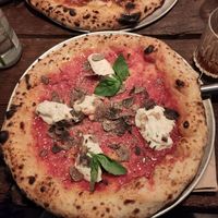 Gold digger at Pretty Pizza in Munich