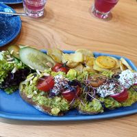 Avocadobrot mit Bratkartoffeln (optional) at Cloud Kitchen - Münsterstr in Dusseldorf