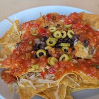 "Small" nachos plate with vegan cheese at La Veillée - Microbrasserie et Pub in Sainte-agathe-des-monts