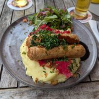 Vegane Bratwurst mit Sauerkraut und Kartoffelpüree. Auch sehr köstlich! at Moselstübchen in Cologne