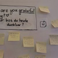 teil der "wall of inspiartion" at Ain Cafe in Cologne