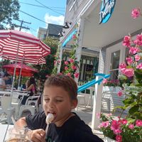 Outdoor seating at Dale and Dollops in Ocean Grove