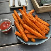 Süßkartoffelpommes  at Bono Fresh and Tasty in Bonn