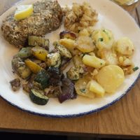 Cashew-Schnitzel mit Bratkartoffeln und Gemüse  at Hotel Weinhaus Zum Schwarzen Bären in Koblenz