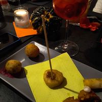Aperitivo vegano at MamaMomo - Cucina Ibrida & Cocktail Bar in Rome