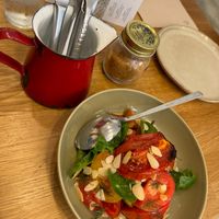 Tomato & peach salad (from daily menu) at botànic in Barcelona