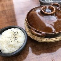 Essen kommt in kleinem Keramiktopf / food comes in small ceramic pot   at Ngon Veggie in Cologne